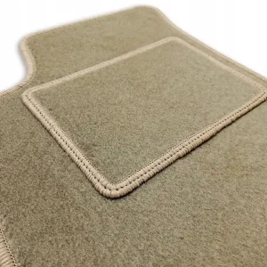 BEŻOWY KOMPLET DYWANIKÓW DO MITSUBISHI ECLIPSE II (1995-1999) | ST Zamów teraz