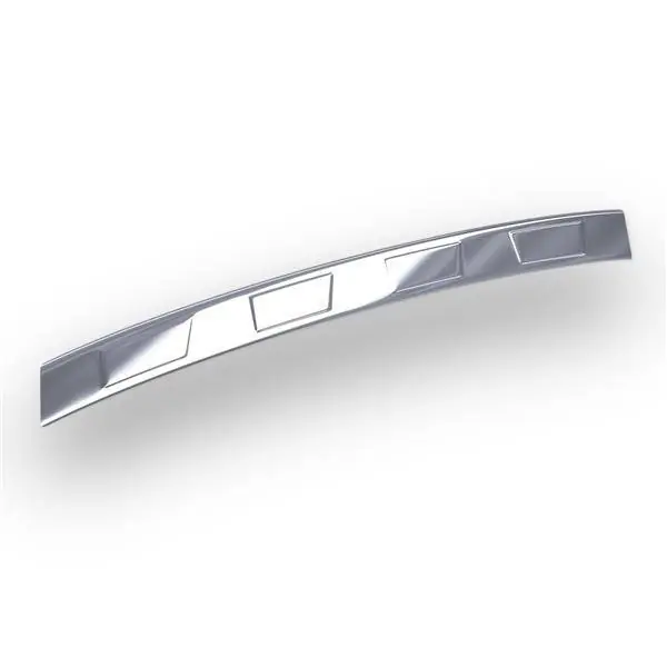 Stalowa nakładka na tylny zderzak do Ford Focus IV Hatchback (5 drzwi) - (2018-....) - Croni - 4 Trapez - srebrny (połysk) Autentyczny