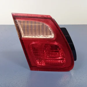 ALMERA N16 LIFT SEDAN LAMPA TYŁ LEWA W KLAPĘ Niska cena