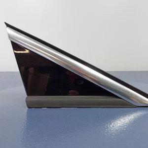 Zwrot pieniędzy PEUGEOT 3008 I TRÓJKĄT BŁOTNIKA PRAWY 9684243277